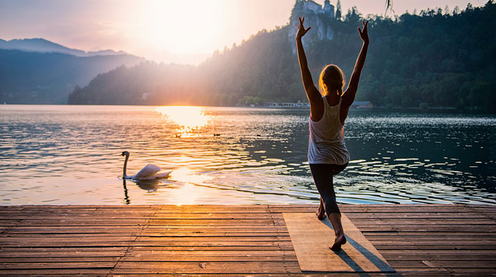 Il saluto al sole nello yoga